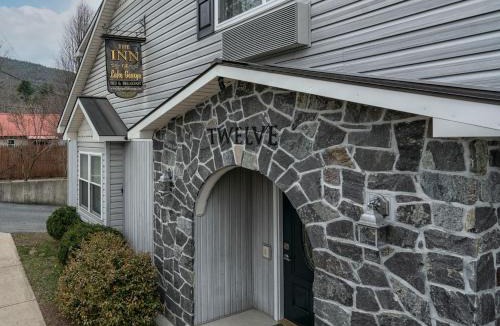 Lake George Hotel | The Inn of Lake George