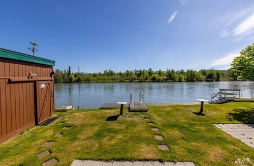 Kalifornsky Cabin | The Kenai River Cabin Collection