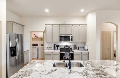 McKinney House | The Knob Cozy-Elegant Retreat in McKinney