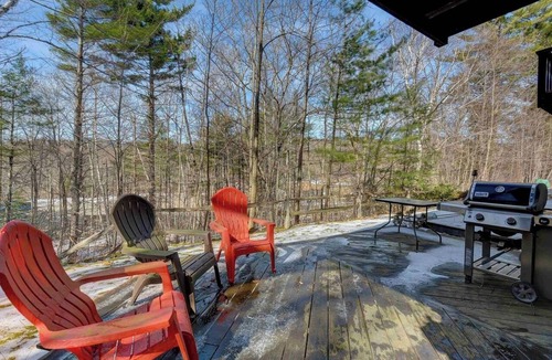 Jackson Condo | The Knotty Chipmunk - Cozy Condo - Sleeps 6
