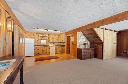 Rangeley House | The Lakehouse at The Dunn Compound on the Lake