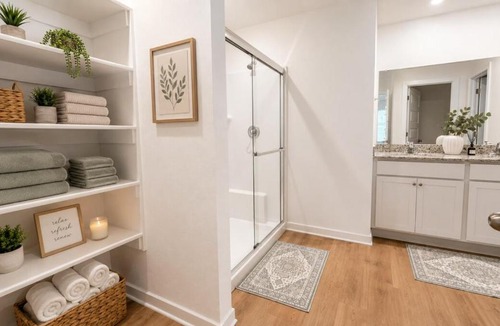 Maysville House | The Laredo - A Modern 4 BR house near Bentonville