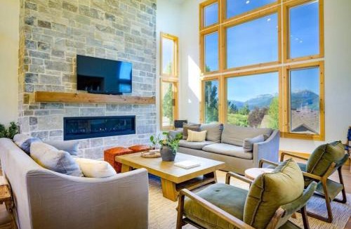 Eden House | The Ledges Ski Getaway Hot Tub & Theater Room