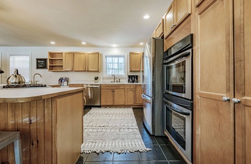 Bridgton House | THE LIGHTSHIP ON MOOSE POND & PLEASANT MOUNTAIN - Sleeps 30!