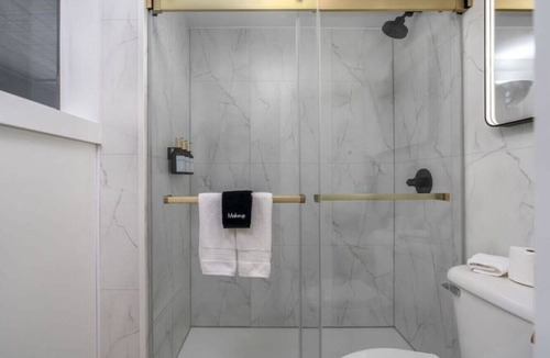 Ellicottville Cabin | The Lincoln Boutique Motel- Upper Deluxe King #7