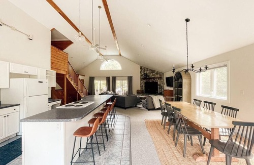 West Bridgton House | The Lodge at Moose Pond & Pleasant Mtn Sleeps 20