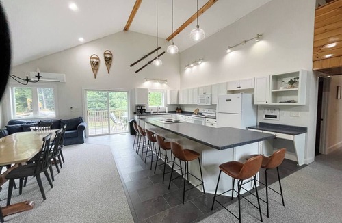 West Bridgton House | The Lodge at Moose Pond & Pleasant Mtn Sleeps 20