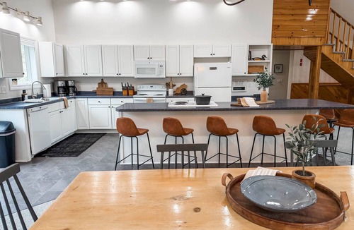 West Bridgton House | The Lodge at Moose Pond & Pleasant Mtn Sleeps 20