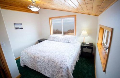 Diamond Ridge Ski Chalet | The Lookout - ALASKA SIZED VIEWS