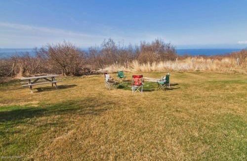 Diamond Ridge Ski Chalet | The Lookout - ALASKA SIZED VIEWS