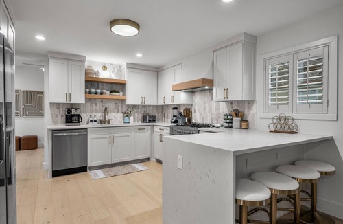 Dallas House | The Lyndzee-Luxury Downtown Haven, Pool, Sleeps 16