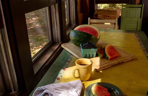 Stoneham Cottage | The Mad Moose on beautiful Keewaydin Lake