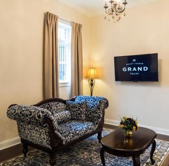 Mount Vernon Hotel | The Mount Vernon Grand Hotel