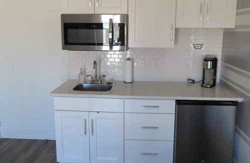 Manitou Beach-Devils Lake House | The Pantry Suite
