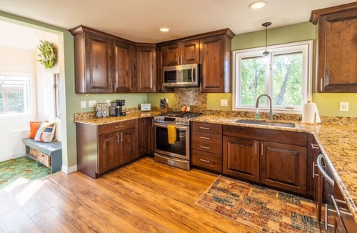 Ridgeway Cabin | The Peaceful Peninsula-on Sports Lake/Hot tub