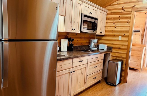 Hammond RV Rental | The Perch- Cliffside cabin overlooking Black Lake
