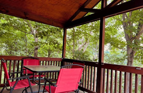 Hammond RV Rental | The Perch- Cliffside cabin overlooking Black Lake