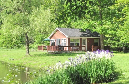 Austinburg Cabin | The Pond Cottage at Rustic River Retreats-quiet & secluded Wine Country getaway
