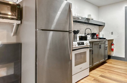 Pryor Apartment | The Pryor Stay 3BR Home