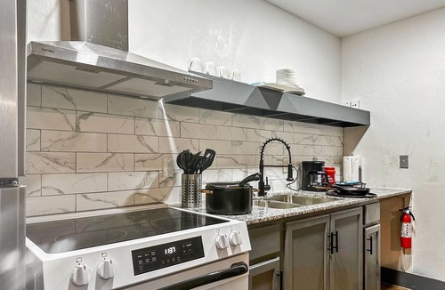 Pryor Apartment | The Pryor Stay 3BR Home