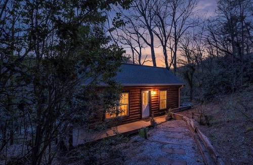 Lake Lure Cabin | The Quiet Chimney @ Lake Lure