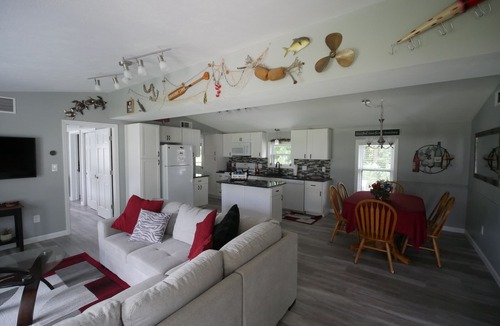 Conneaut Lakeshore House | The Red Haven at Conneaut Lake