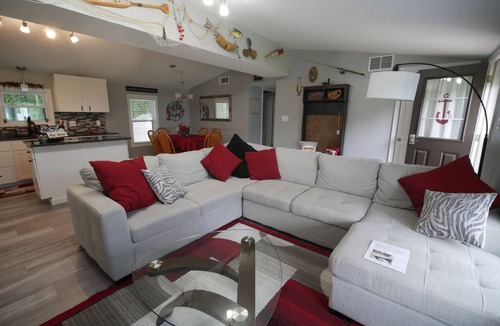 Conneaut Lakeshore House | The Red Haven at Conneaut Lake