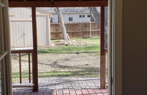 Grapevine House | The Red Rambler in the Christmas Capital of Texas