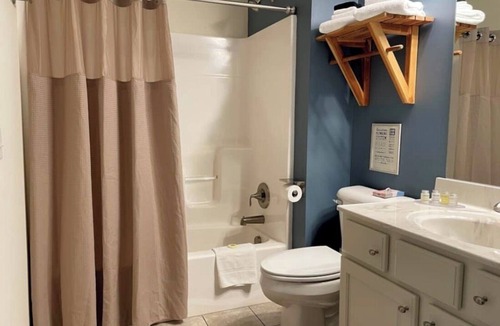 Naples Bed & Breakfast | The Seneca Suite, Upper Level, At Morelliville Farms