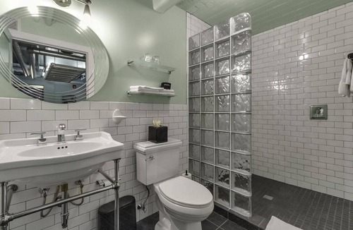 East Aurora Hotel | The Slick Willie Sutton Room @ The Bank