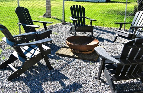 Conneaut House | The Stacy, adjacent to Lake Erie, family friendly and great fishing spot.