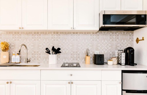 Naples Park Apartment | The Studio! Comfort, Quality, walk to beaches, fully equipped Studio