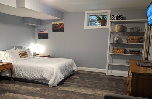 Gansevoort Apartment | The Sunrise Flat-pets, kids, basketball, coffee, foosball, 8 ppl. Toga/Lk George
