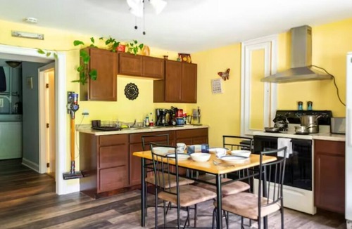 Gansevoort Apartment | The Sunrise Flat-pets, kids, basketball, coffee, foosball, 8 ppl. Toga/Lk George