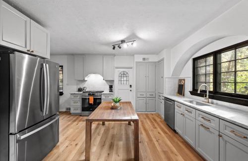 Shadyside House | The Walnut Suites - The Family Suite
