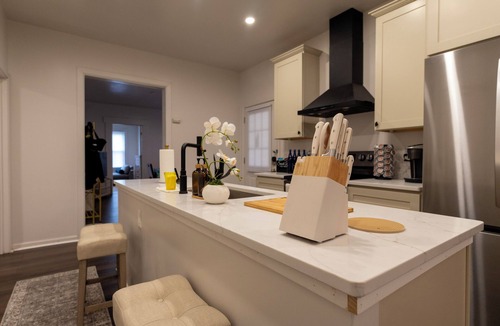 Rochester House | The Weyl Collective 6BR Professional Retreat Near Downtown Rochester