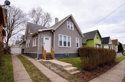 Rochester House | The Weyl Collective 6BR Professional Retreat Near Downtown Rochester