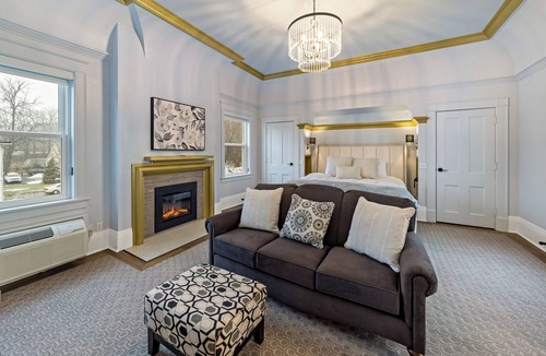 Fredonia Hotel | The White Inn