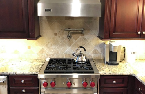 Williamsville House | THE WILLIAMSVILLE LUXURY RESORT ~ HOT TUB ~ FIRE PIT