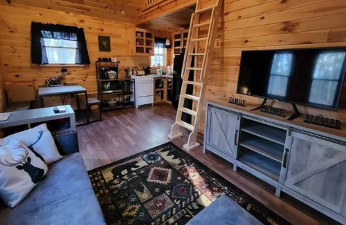 Monmouth Cabin | The Woodland Lodge