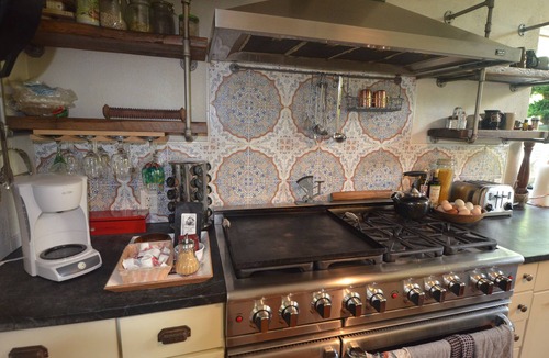 Caroline Cabin | The Wren's Nest at Scottland Yard Farm, a Romantic Cabin
