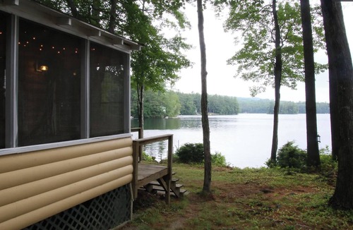 Raymond Cabin | The Yellow Camp on Raymond Pond in Maine