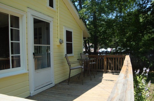 Lake Erie Beach House | The Zen Den close to the beach and Mickey Rats