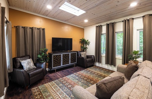 Dola House | this location is no longer available for bookings