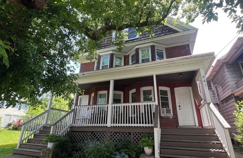 Downtown Niagara Falls House | This Old House - 10 Minute Walk to the Falls