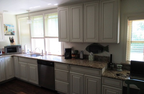 Narragansett Pier House | Three bedrooms, two baths. Walk to beach, shops, and restaurants.