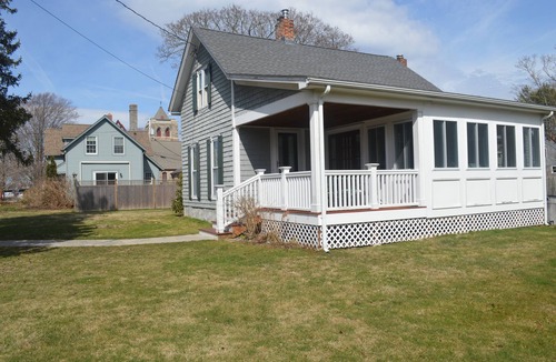 Narragansett Pier House | Three bedrooms, two baths. Walk to beach, shops, and restaurants.