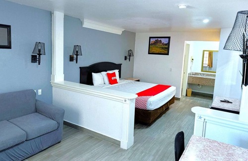 Three Rivers Hotel | Three Rivers TX|Governor's Suite