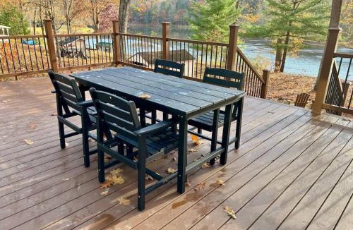 Tidioute House | Tidioute Riverfront Chalet Year Round Pet Friendly