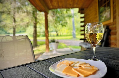 Cohocton Cabin | Timber Haven - Serene log home getaway with AC, Wi-Fi in NY Finger Lakes